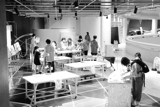 「みらいーらルーム」では、実験や工作のワークショップもあります