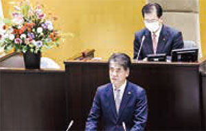 本会議での決算審査特別委員長報告