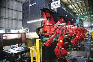 産業用ロボット導入例　出典：浜松商工会議所「ハマロボSIerナビ」