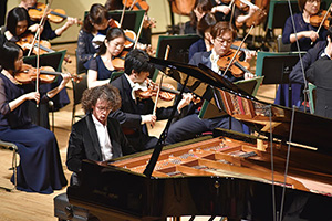 前回大会の優勝者ジャン・チャクムルさん（トルコ）