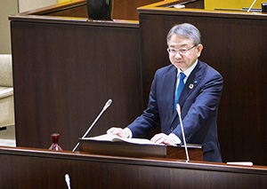 6年度施政方針を表明する中野市長