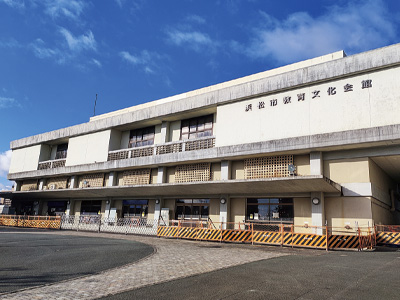 解体工事が予定される旧教育文化会館