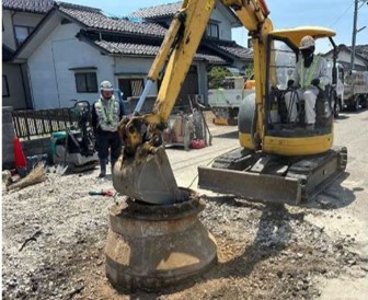 （浮上したマンホールの撤去）