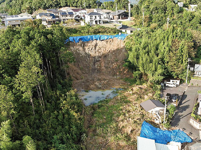 天竜区緑恵台で発生した盛土による土砂崩れ