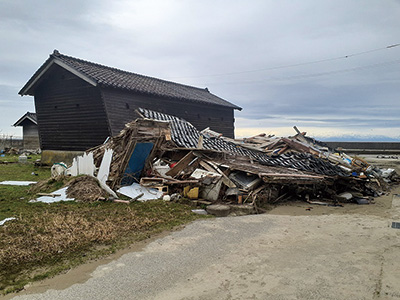 能登半島地震で倒壊した家屋