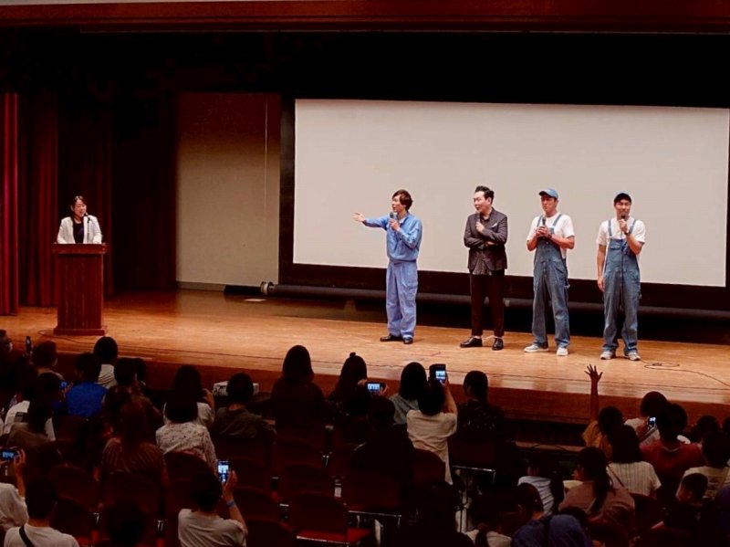 ステージ（質問コーナー）