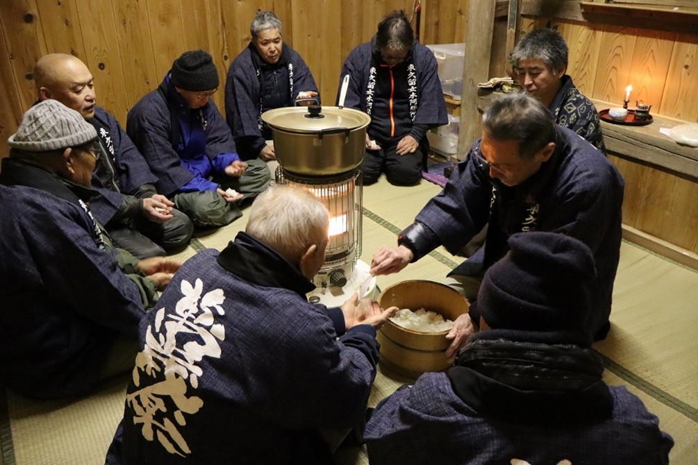 東久留女木の万歳楽R802お米をいただく