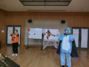 講師の野中先生と助手の神谷先生