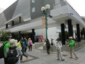 モール街「指揮者」