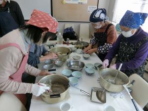 ソーダ水で固形化後にお椀で成形