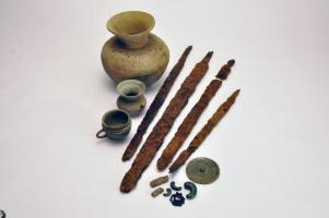 二本ヶ谷積み石塚群　土器及び副葬品