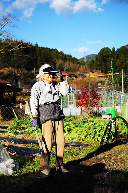 生ごみを堆肥化する人