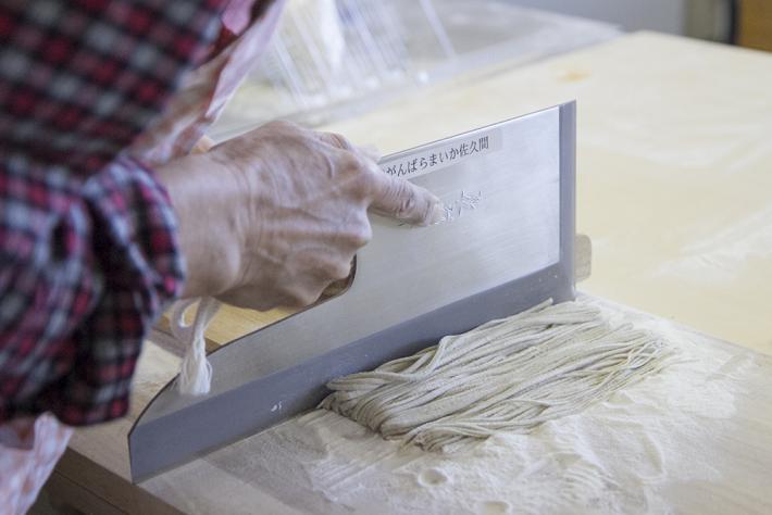 【真っすぐに細く切るのは難しいです