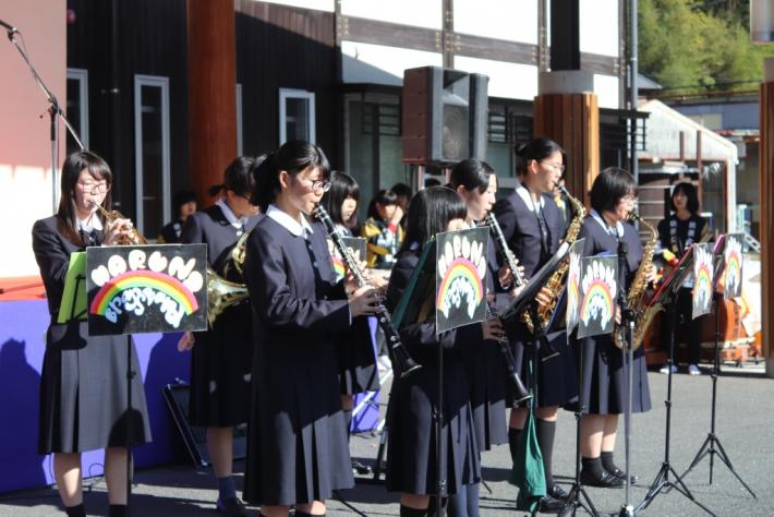 天竜高校春野校舎による吹奏楽の演奏