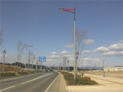 写真：地区全体で統一したデザインを採用し、色彩により地区内の位置を識別した例